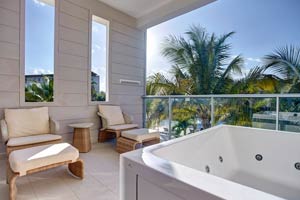 Diamond Club Family Jacuzzi Ocean View Suite